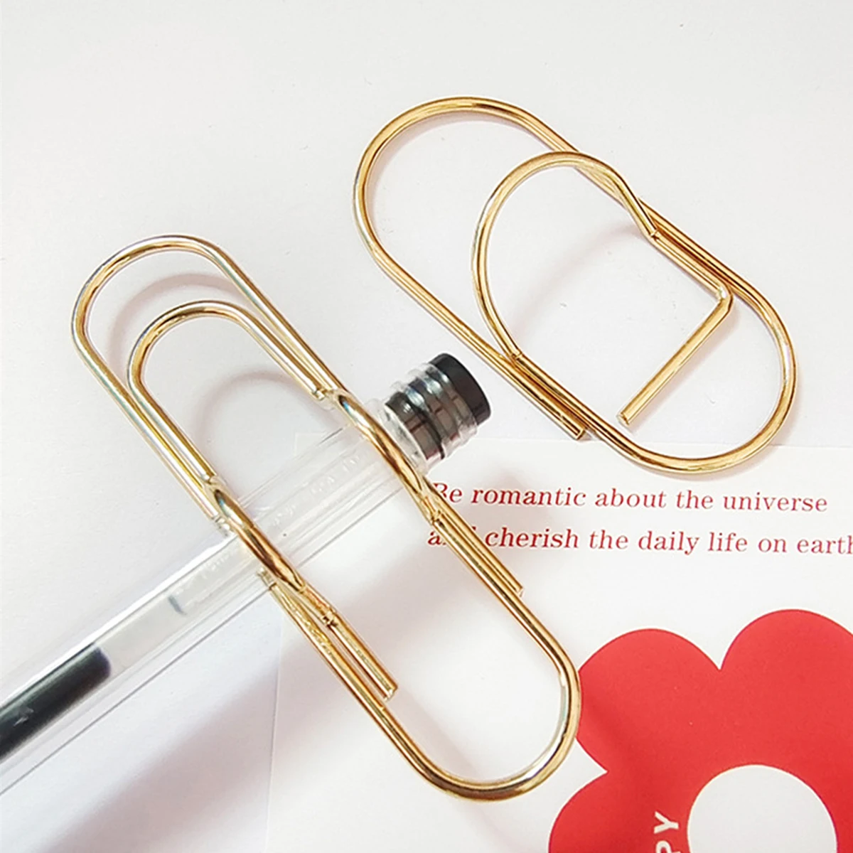Golden Metal Pen Holder Hand Bookmark Portable Fixed Pen Clip Accessory for Office School Supplies