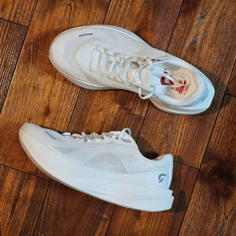 Luxury Brand Walking Jogging Shoe Unisex Breathable Sports Shoes For Men Women Designer Carbon Plate Running Shoes Couples