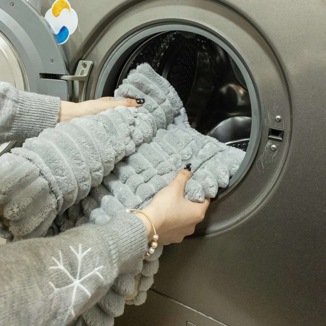 Thicken Quilting Warm Stripe Flannel Sofa Pad, for Winter Living Room Sofa Towel Multiuse Sofa Cover Slipcover